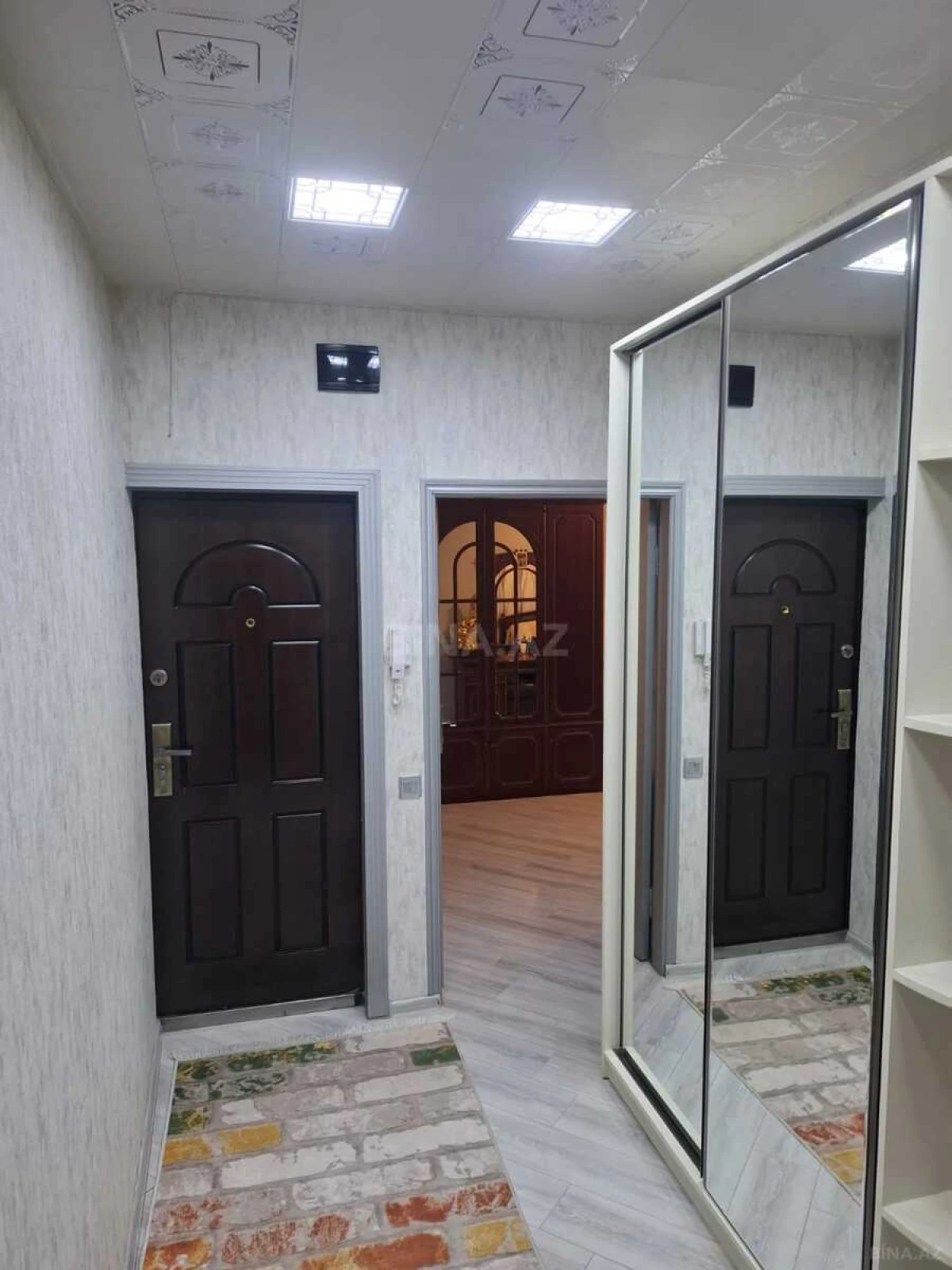 Satılır 4 otaqlı mənzil 100 m²