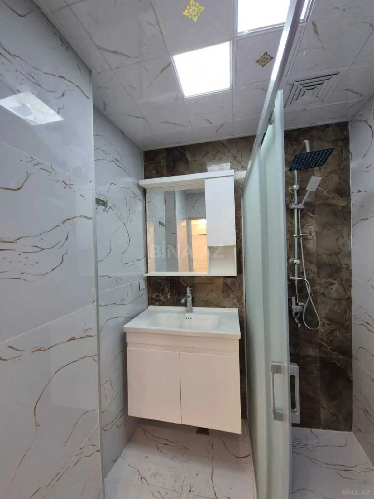 Satılır 4 otaqlı mənzil 100 m²