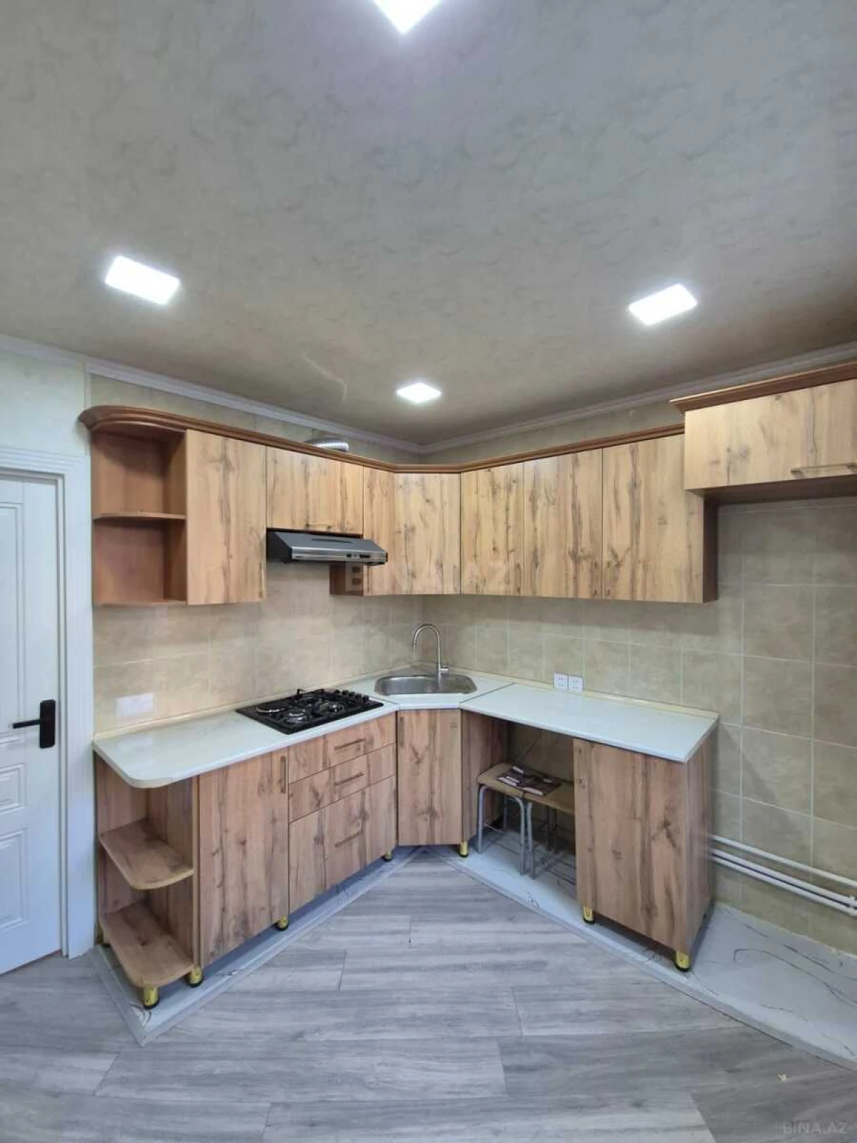 Satılır 4 otaqlı mənzil 100 m²