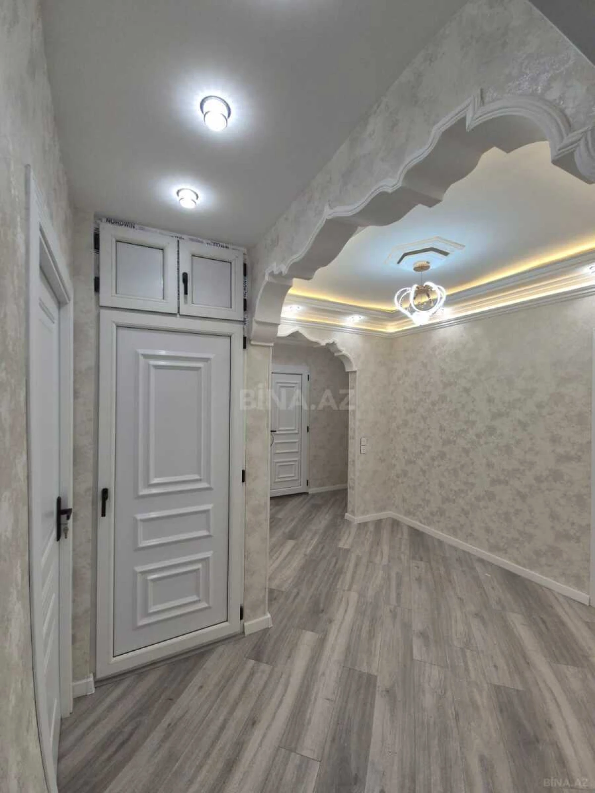Satılır 4 otaqlı mənzil 100 m²