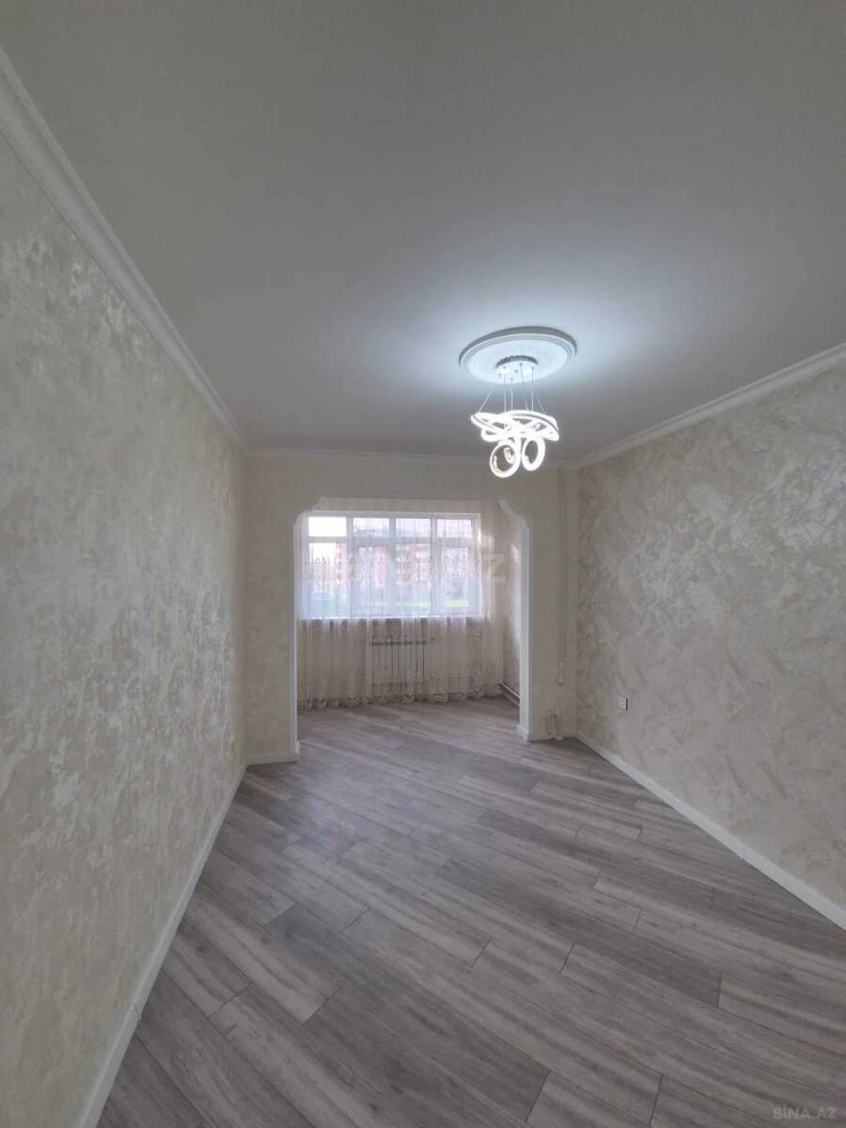 Satılır 4 otaqlı mənzil 100 m²