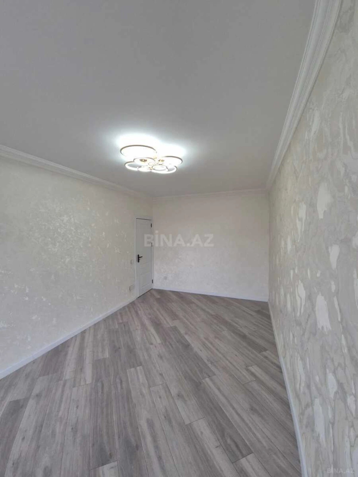 Satılır 4 otaqlı mənzil 100 m²