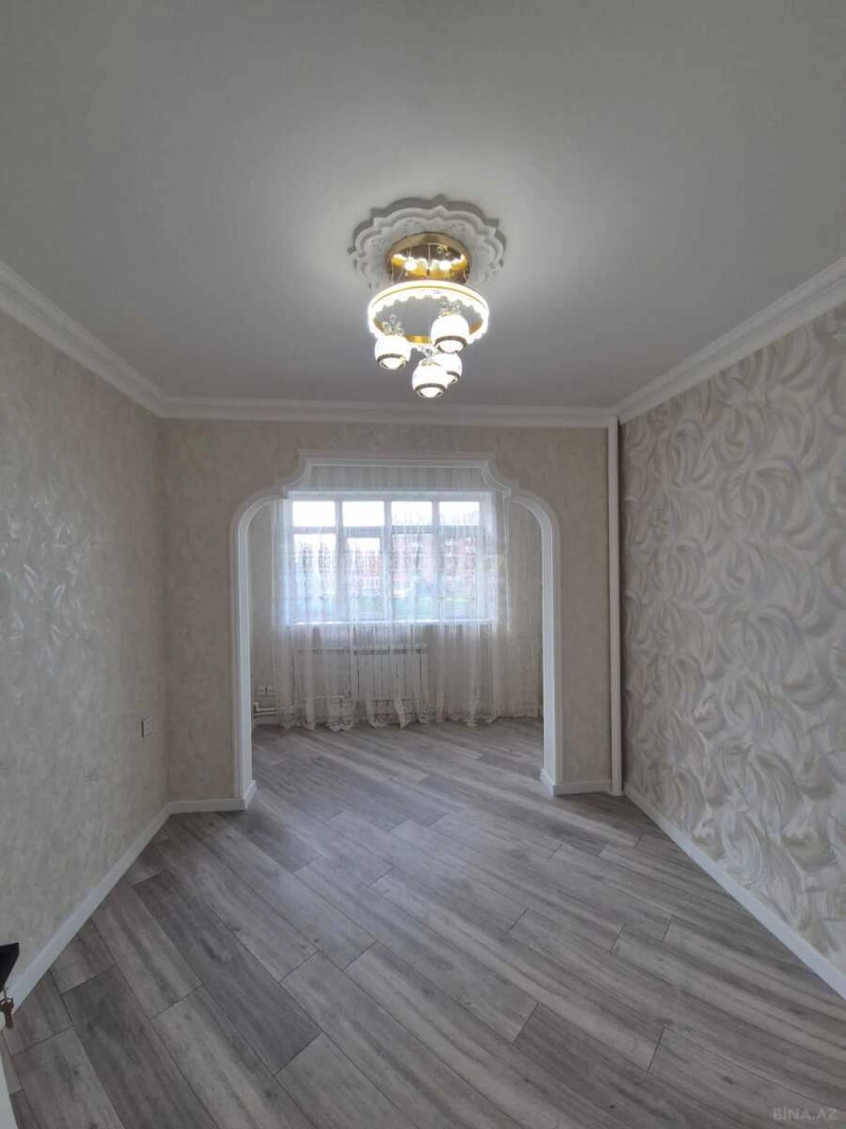 Satılır 4 otaqlı mənzil 100 m²