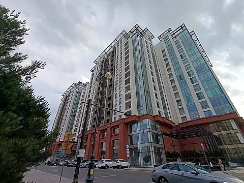 Satılır 3 otaqlı mənzil 112 m²