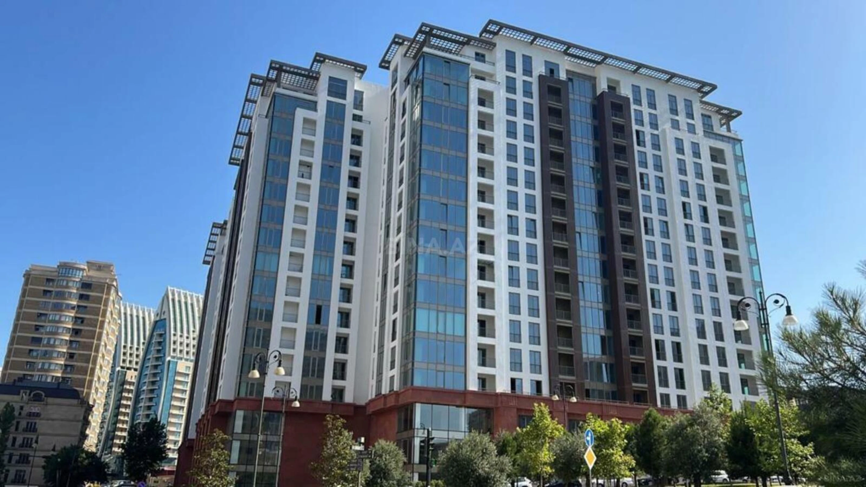 Satılır 3 otaqlı mənzil 112 m²