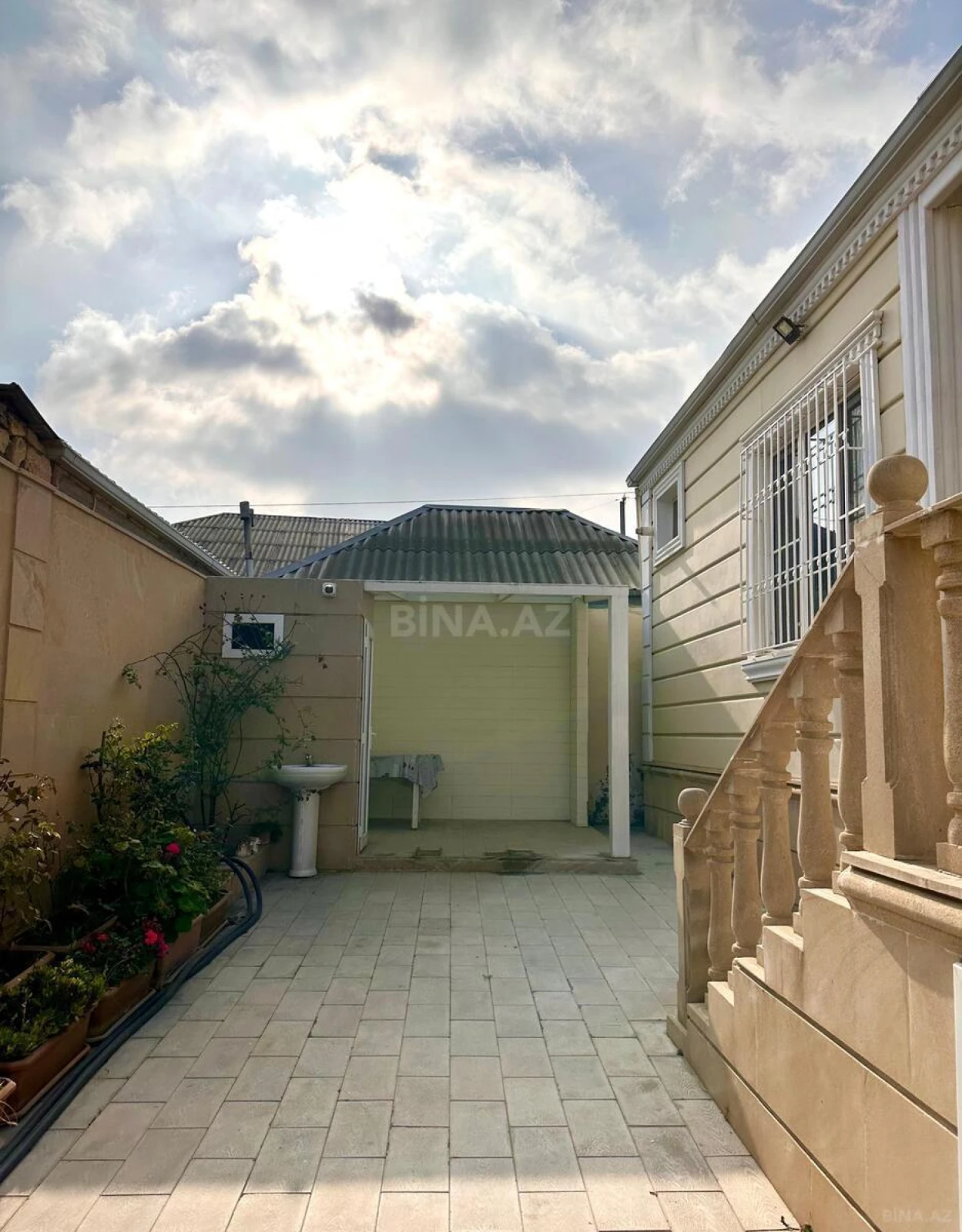 Satılır 4 otaqlı həyət evi 135 m²