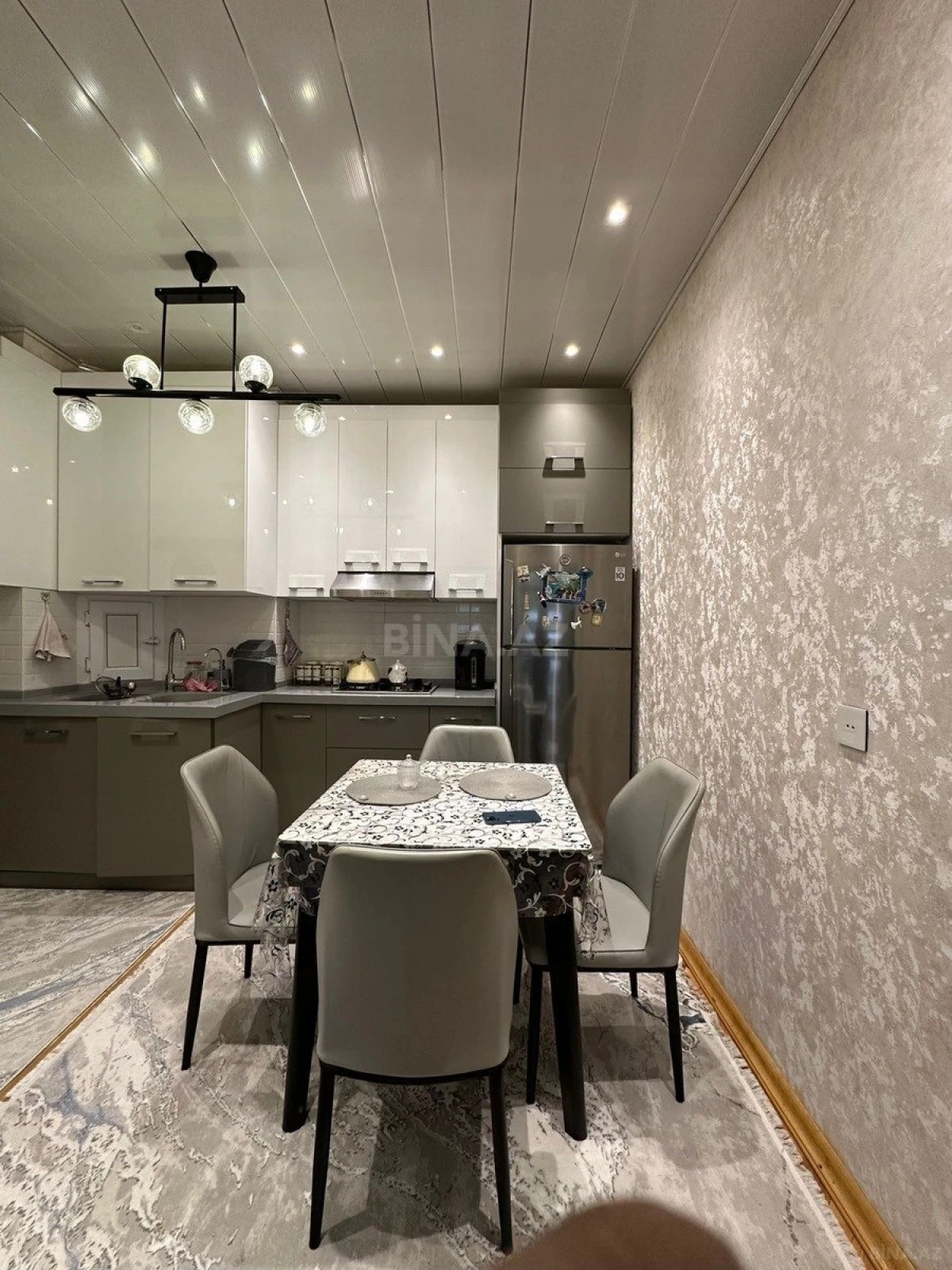 Satılır 2 otaqlı mənzil 60 m²