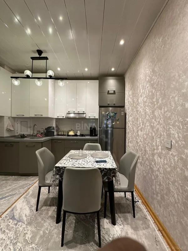 Satılır 2 otaqlı mənzil 60 m²