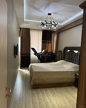 Satılır 3 otaqlı mənzil 126.5 m²