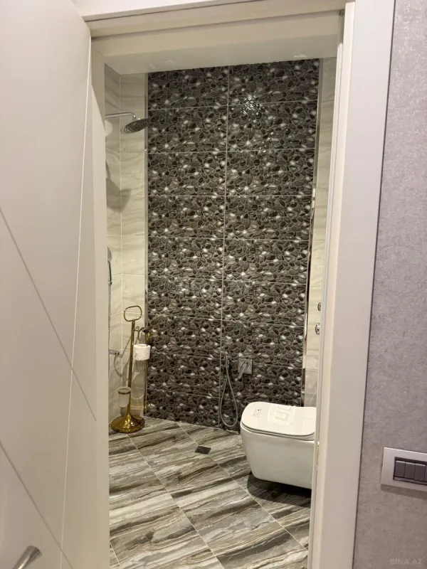 Satılır 3 otaqlı mənzil 126.5 m²