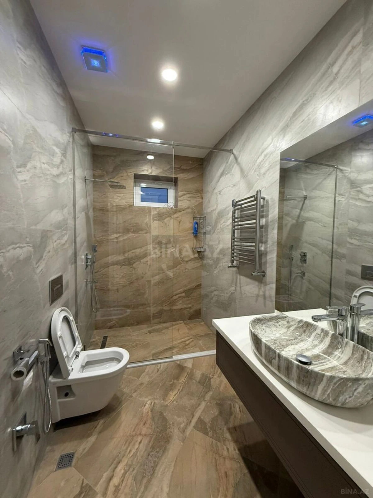 Kirayə verilir 6 otaqlı həyət evi 500 m²