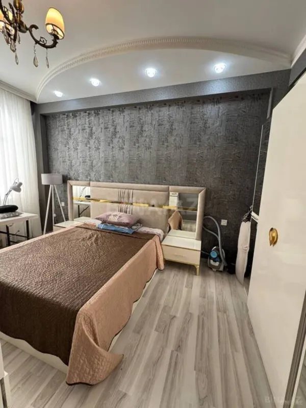 Satılır 2 otaqlı mənzil 85 m²