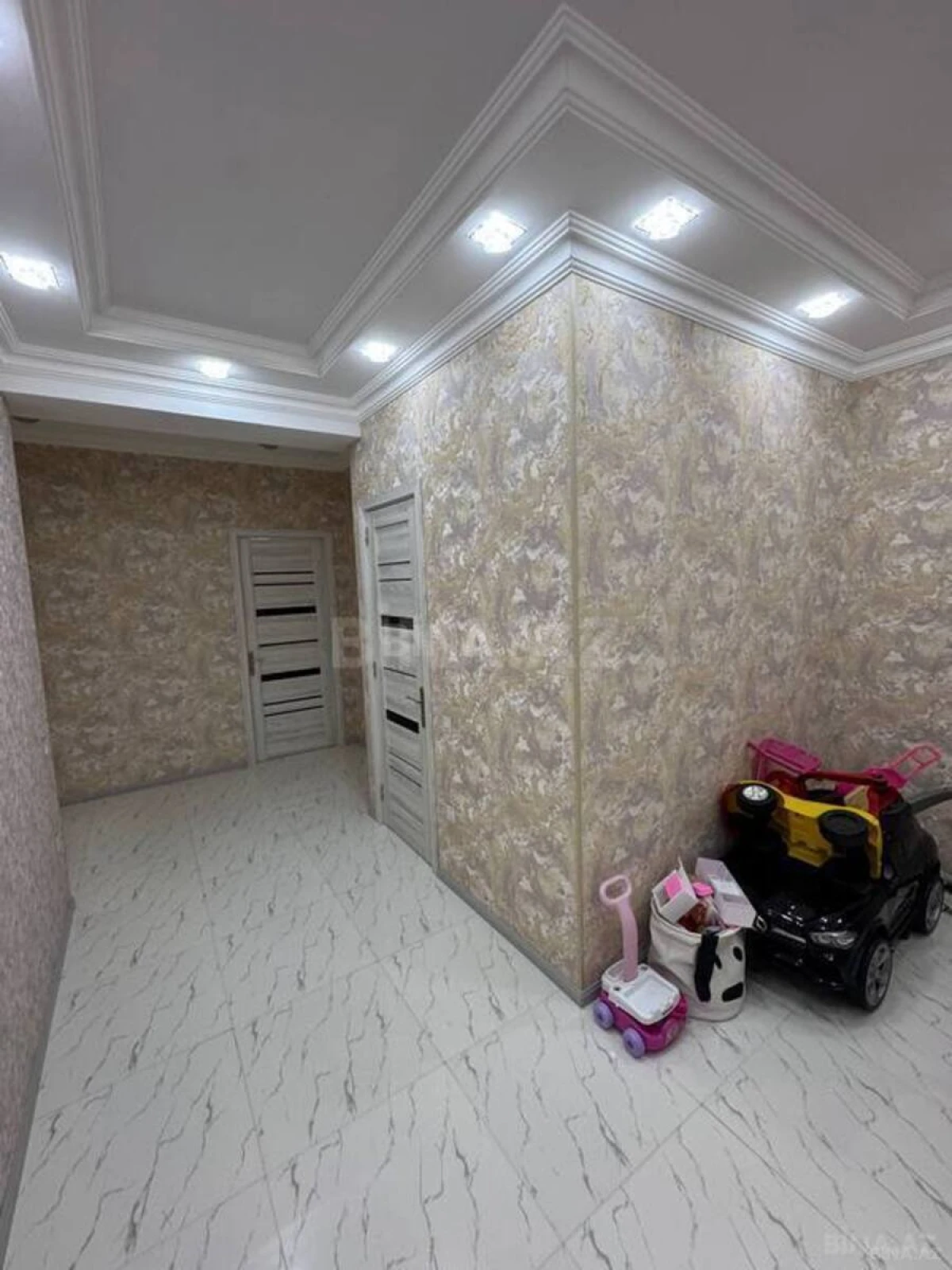 Satılır 2 otaqlı mənzil 85 m²