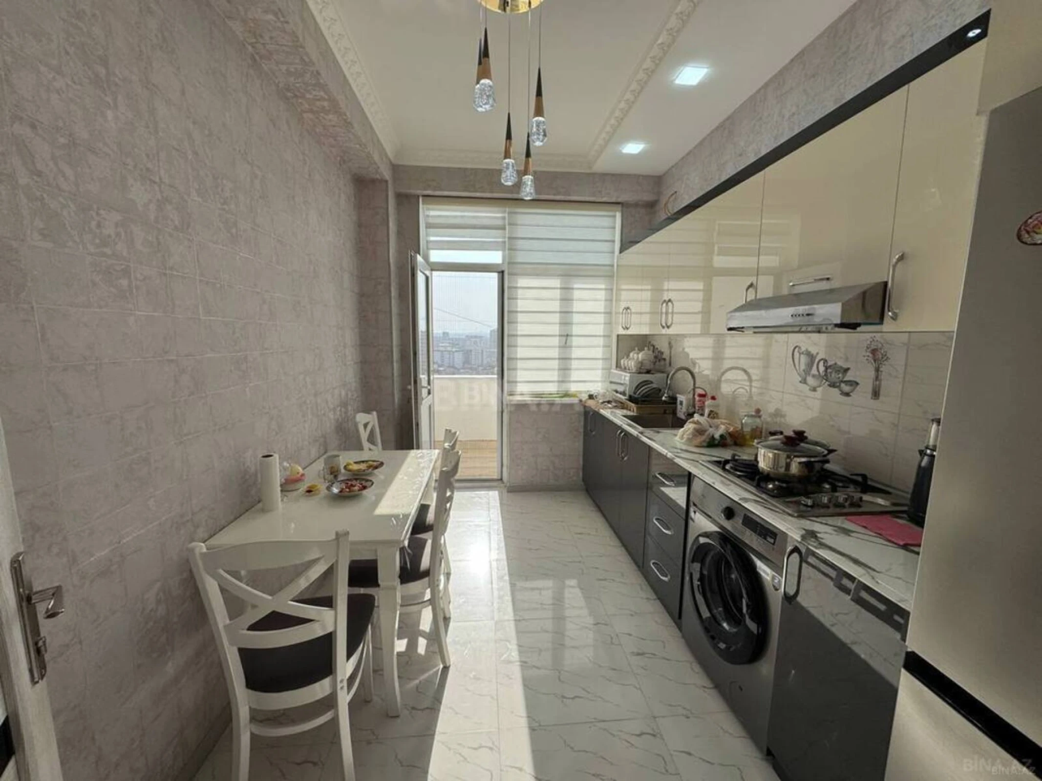 Satılır 2 otaqlı mənzil 85 m²