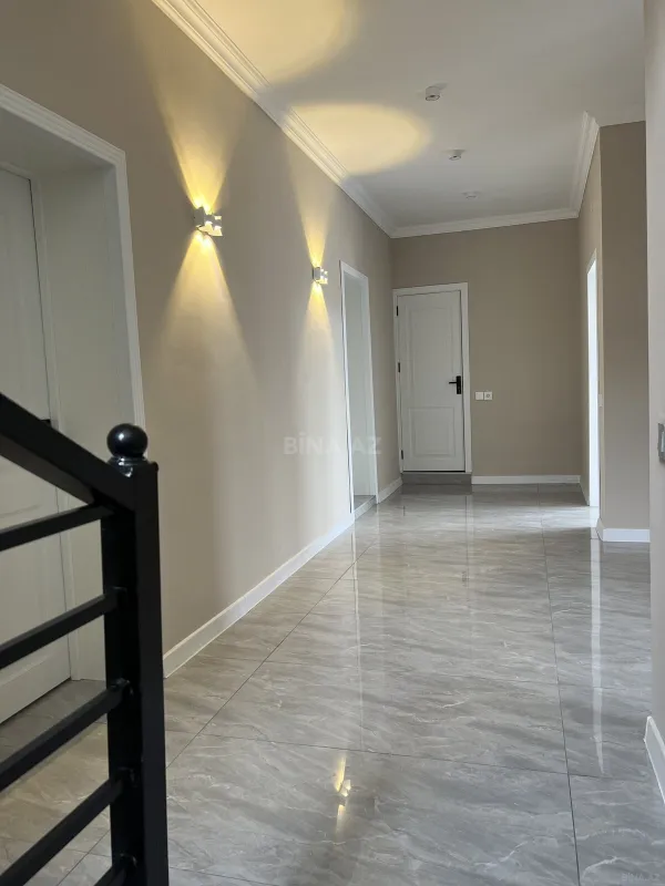 Satılır 8 otaqlı həyət evi 280 m²