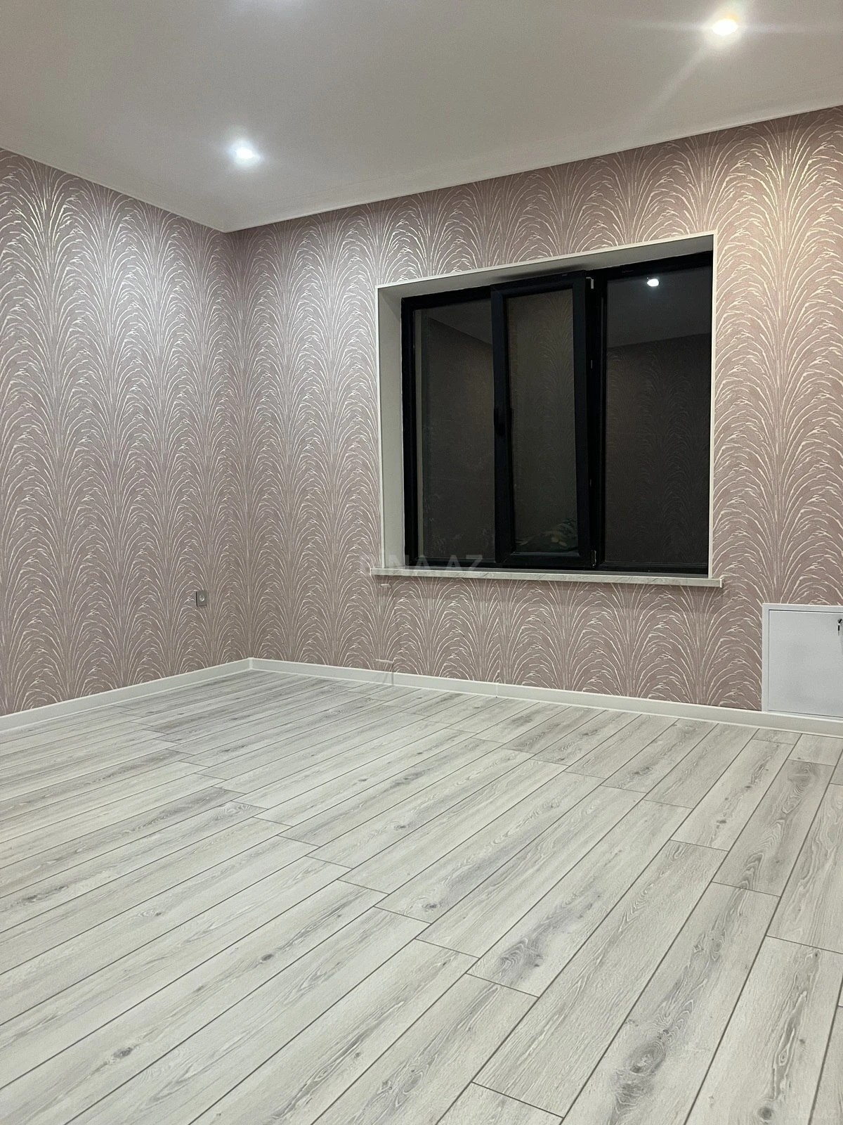 Satılır 8 otaqlı həyət evi 280 m²