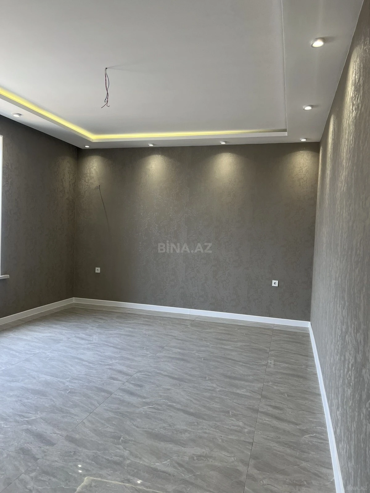 Satılır 8 otaqlı həyət evi 280 m²