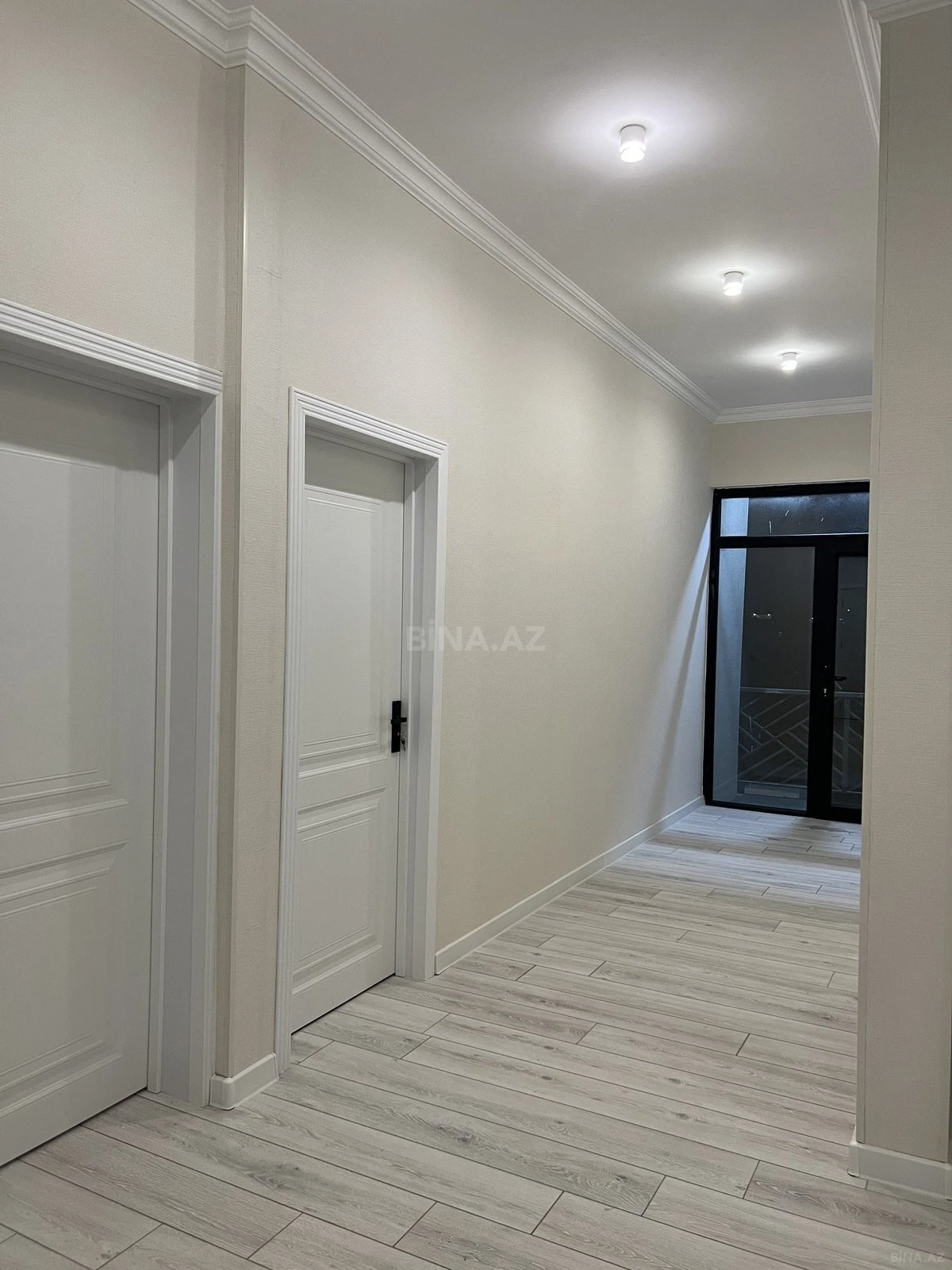 Satılır 8 otaqlı həyət evi 280 m²