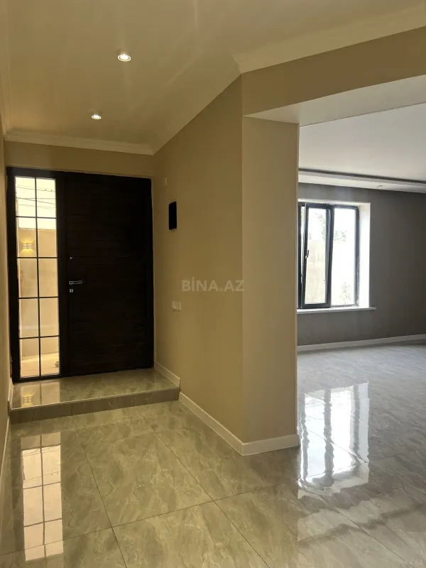 Satılır 8 otaqlı həyət evi 280 m²