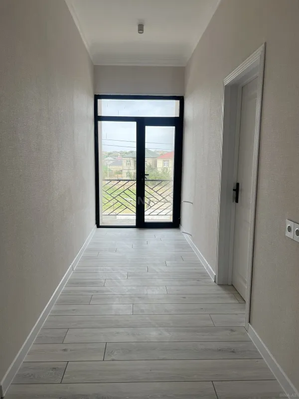 Satılır 8 otaqlı həyət evi 280 m²