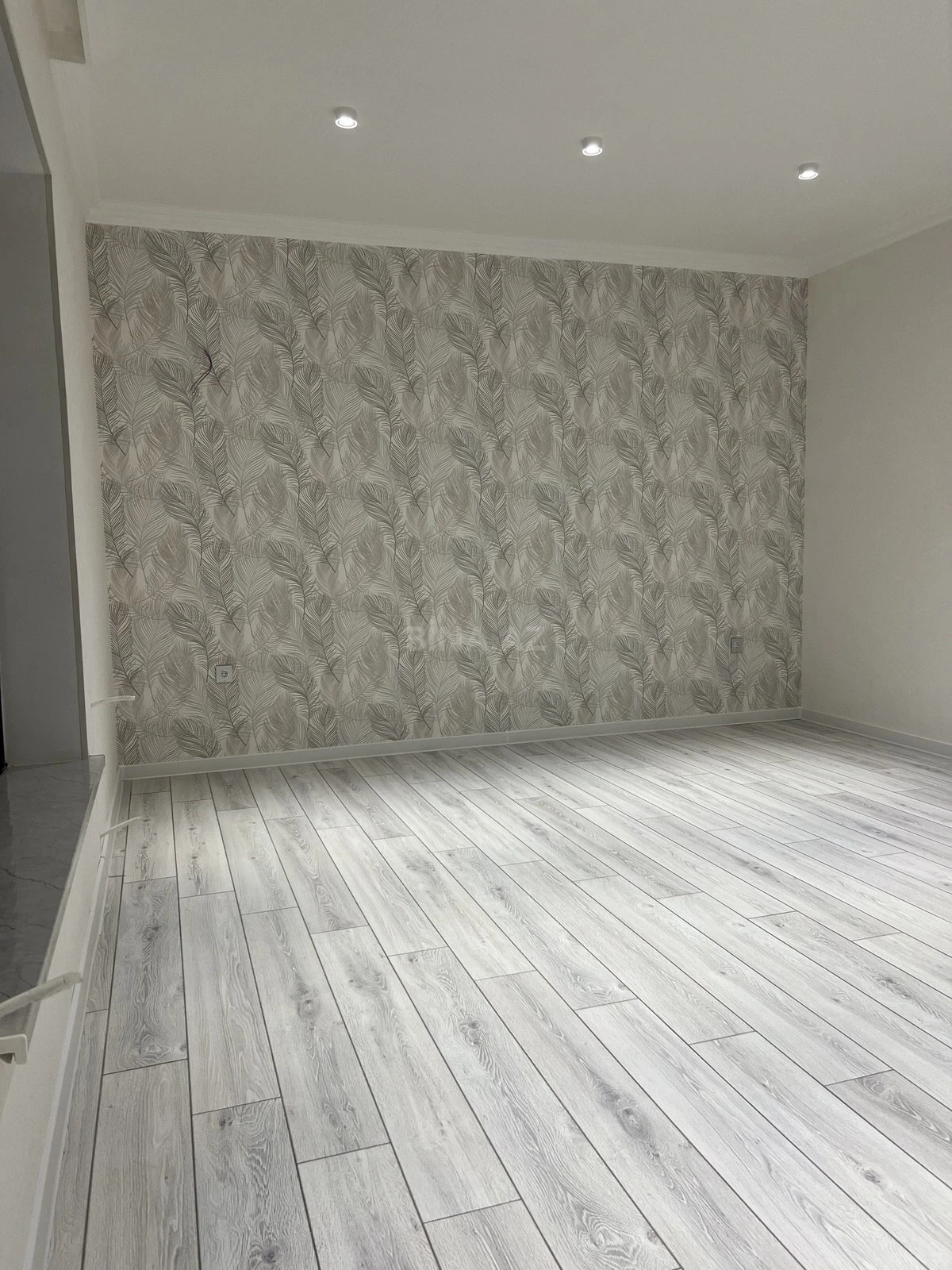 Satılır 8 otaqlı həyət evi 280 m²
