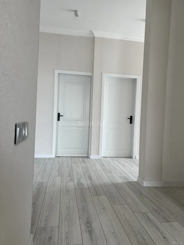 Satılır 8 otaqlı həyət evi 280 m²