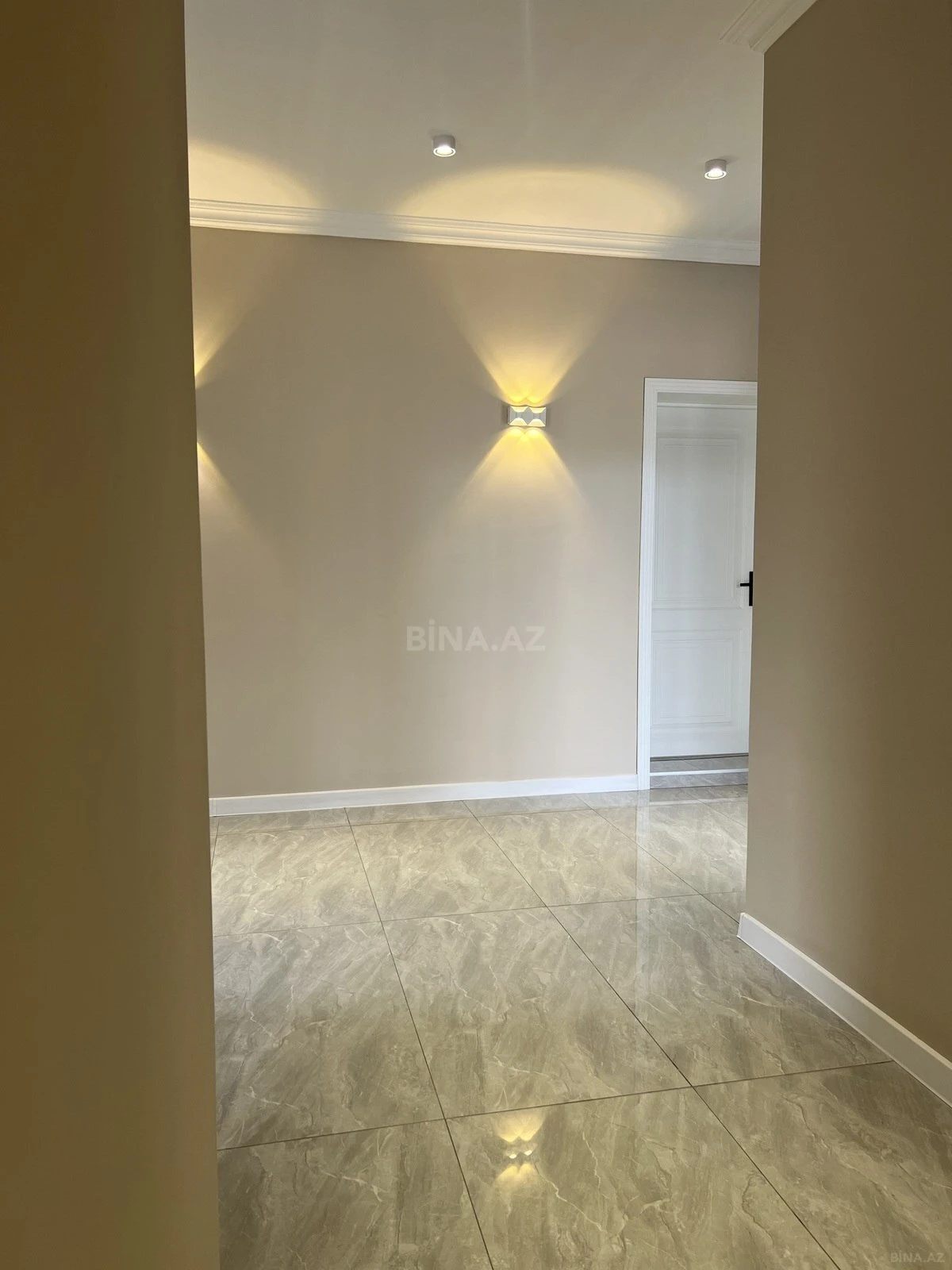 Satılır 8 otaqlı həyət evi 280 m²