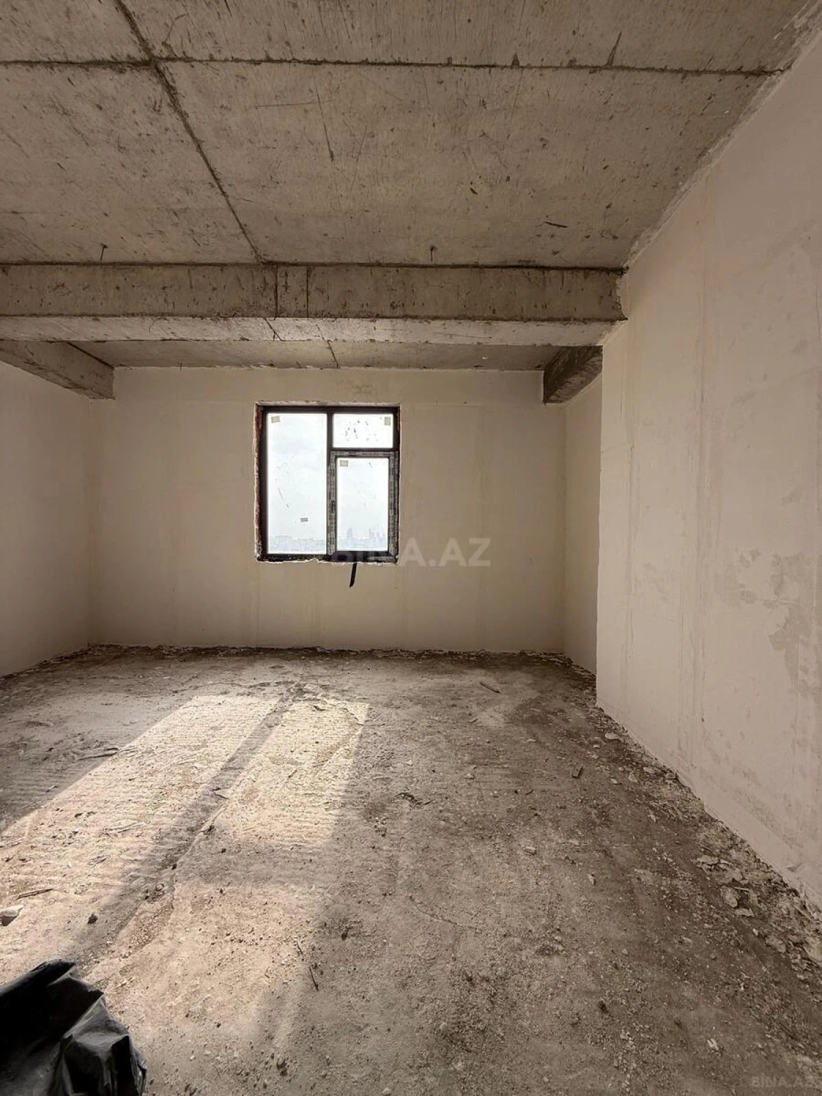 Satılır 4 otaqlı mənzil 232 m²