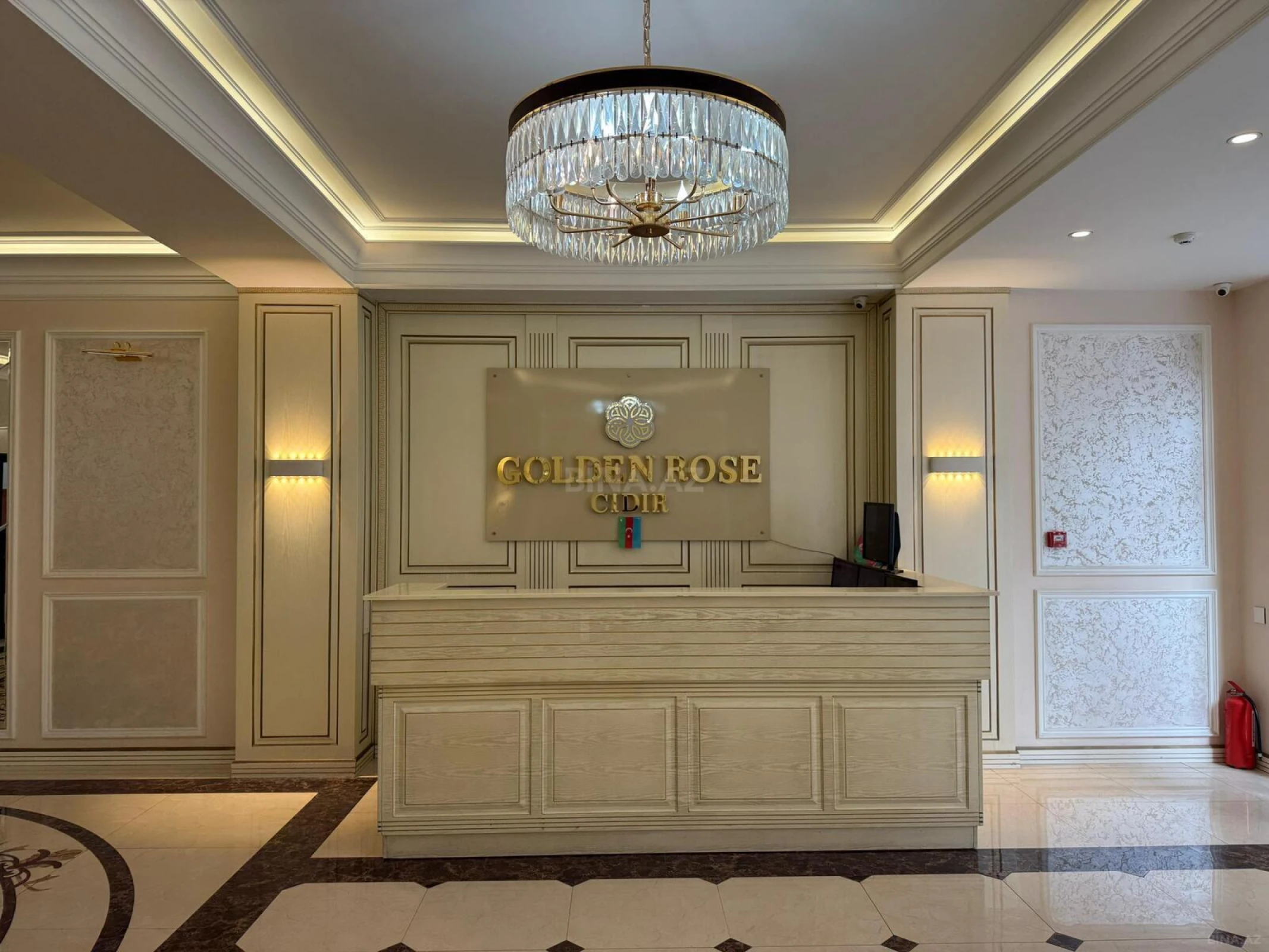 Satılır 4 otaqlı mənzil 232 m²