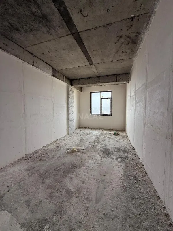 Satılır 4 otaqlı mənzil 232 m²
