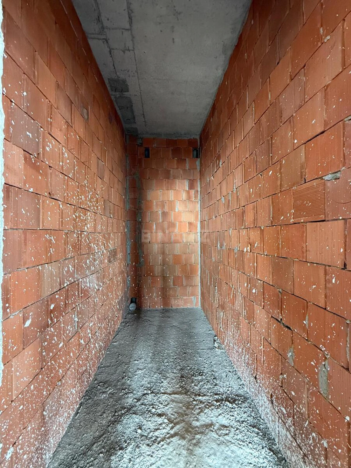 Satılır 4 otaqlı mənzil 232 m²