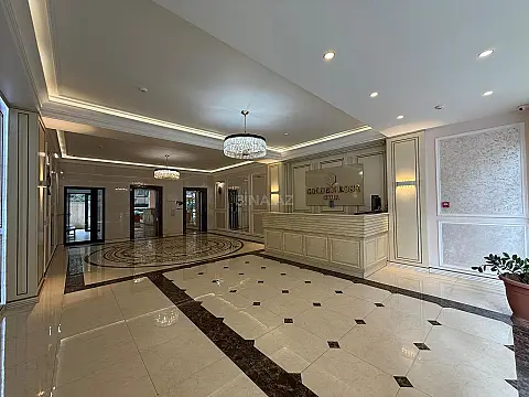 Satılır 4 otaqlı mənzil 232 m²
