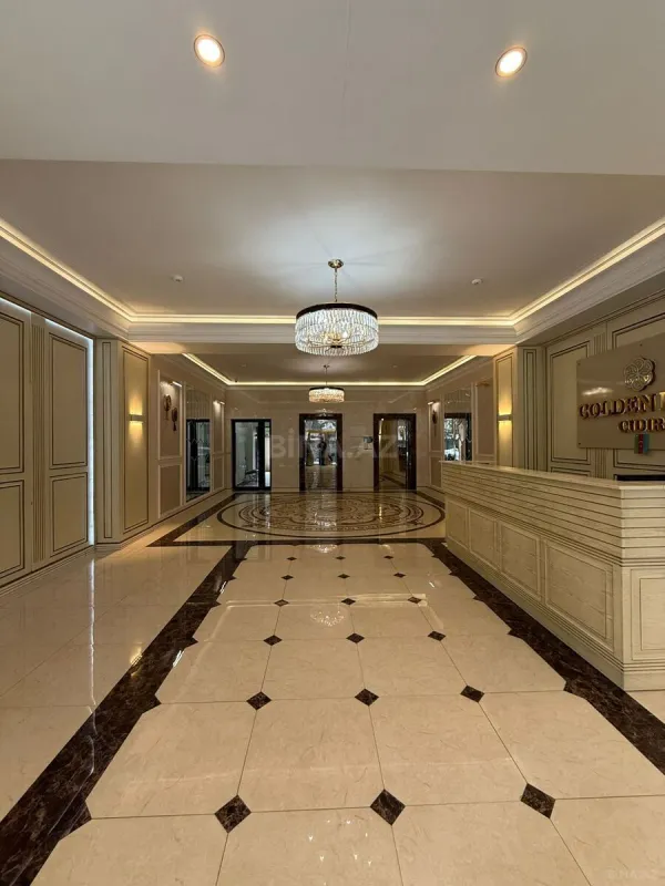 Satılır 4 otaqlı mənzil 232 m²