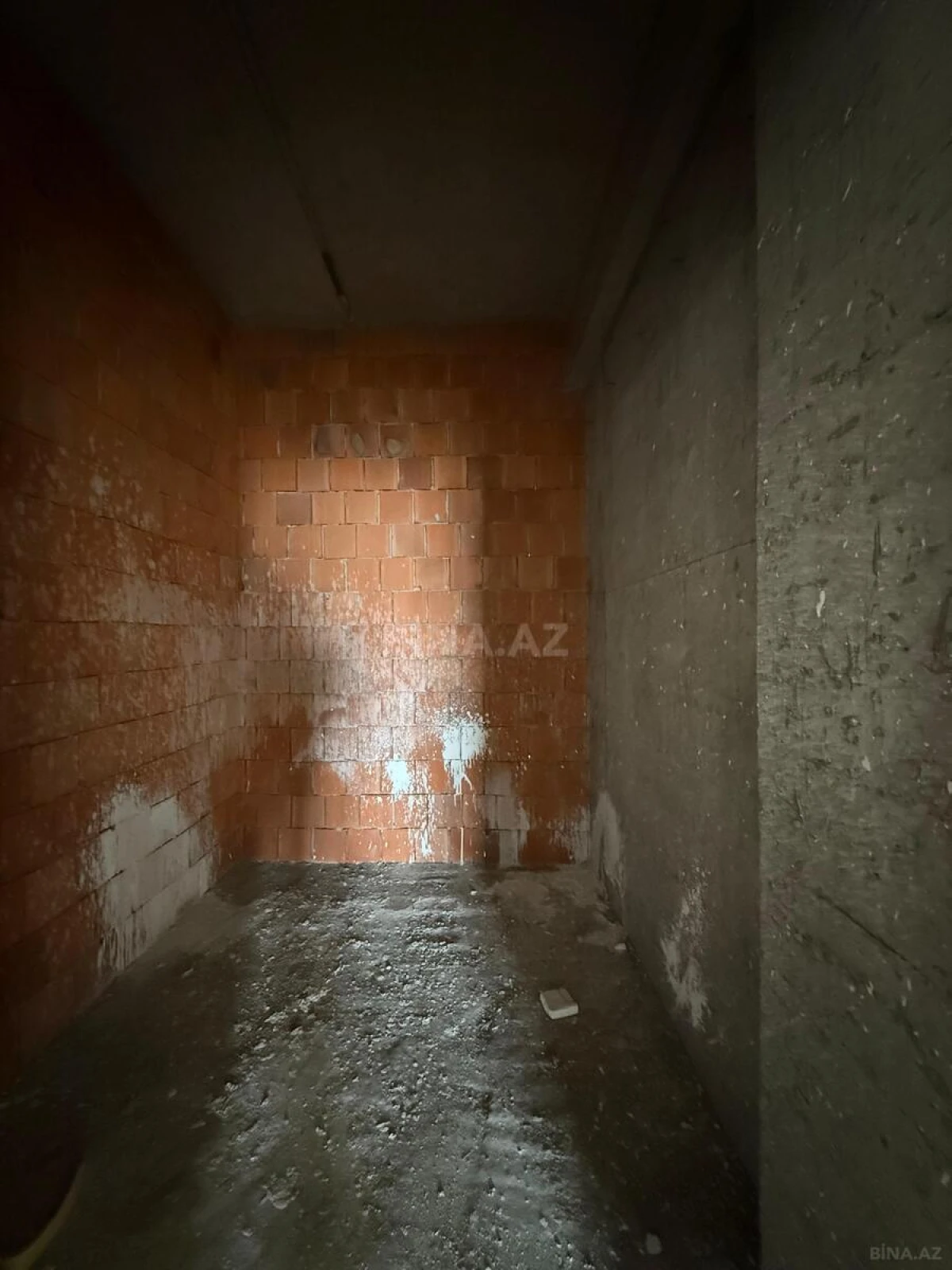 Satılır 4 otaqlı mənzil 232 m²