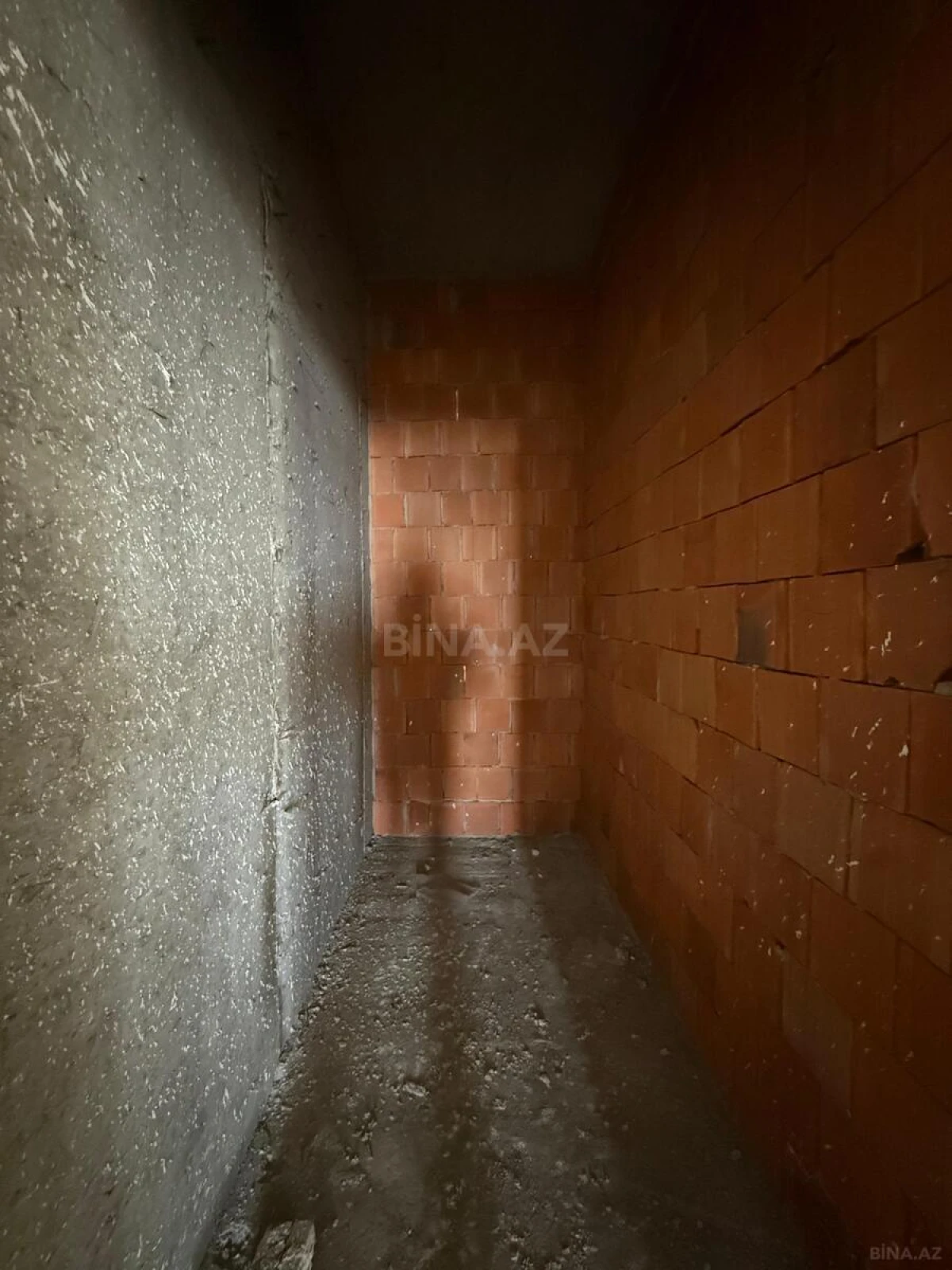 Satılır 4 otaqlı mənzil 232 m²