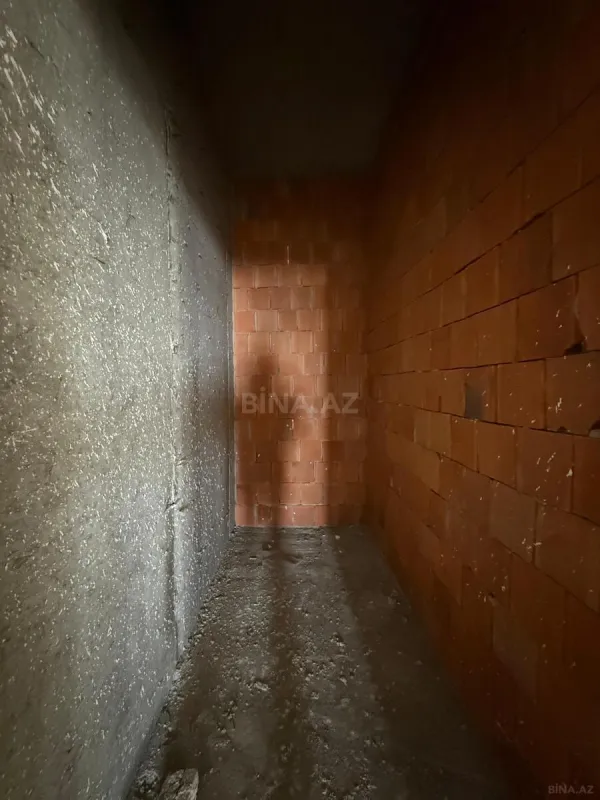 Satılır 4 otaqlı mənzil 232 m²