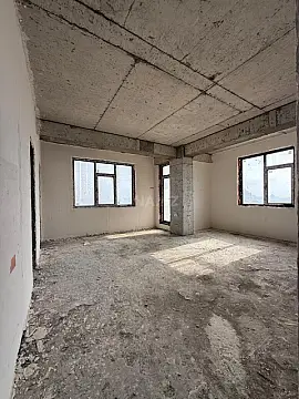 Satılır 4 otaqlı mənzil 232 m²