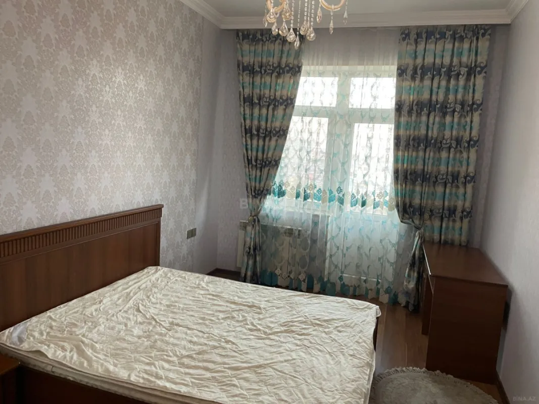 Kirayə verilir 4 otaqlı mənzil 165 m²