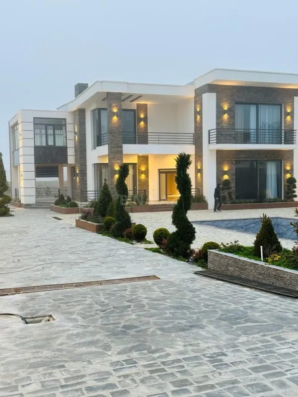 Kirayə verilir 6 otaqlı həyət evi 400 m²