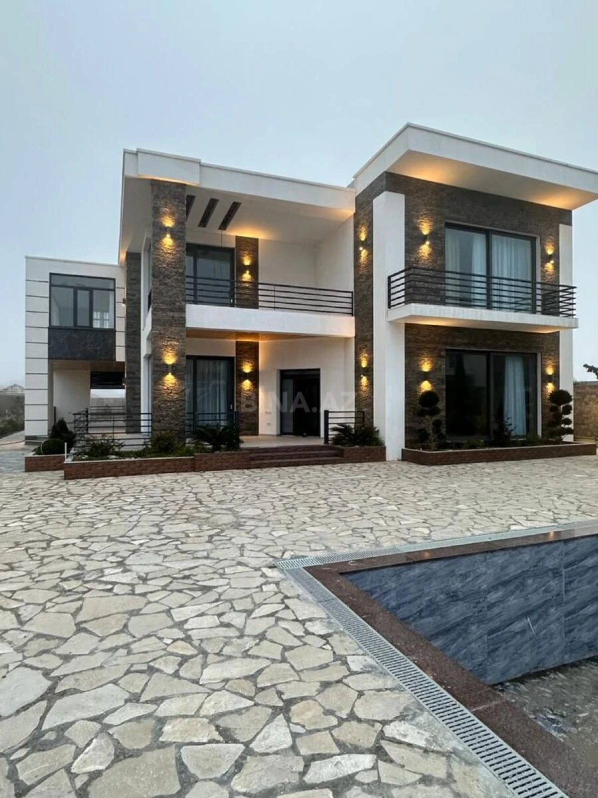 Kirayə verilir 6 otaqlı həyət evi 400 m²