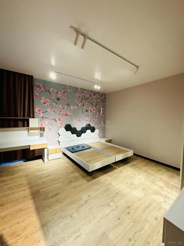 Kirayə verilir 6 otaqlı həyət evi 400 m²