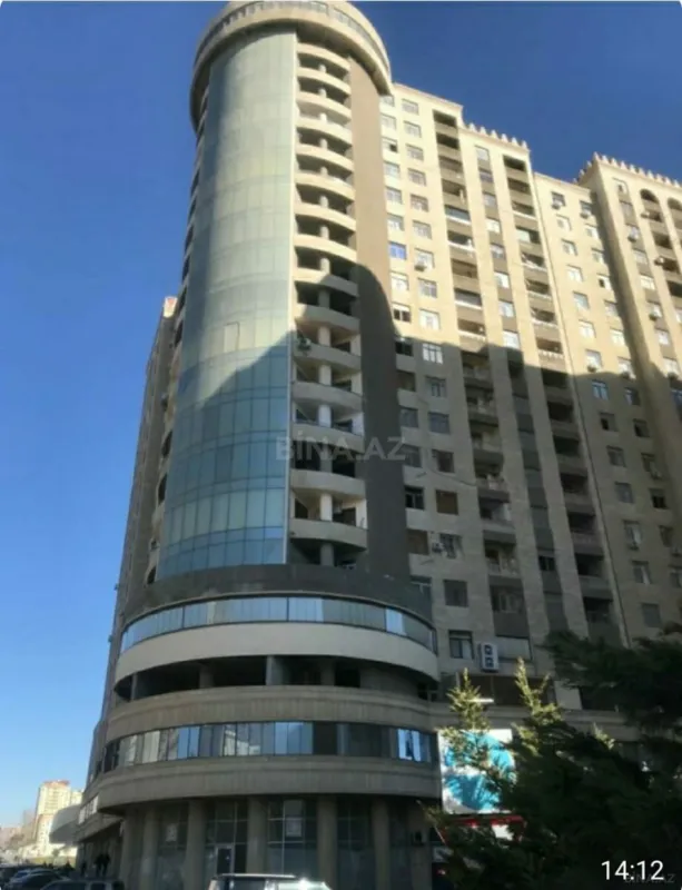 Satılır 4 otaqlı mənzil 263 m²