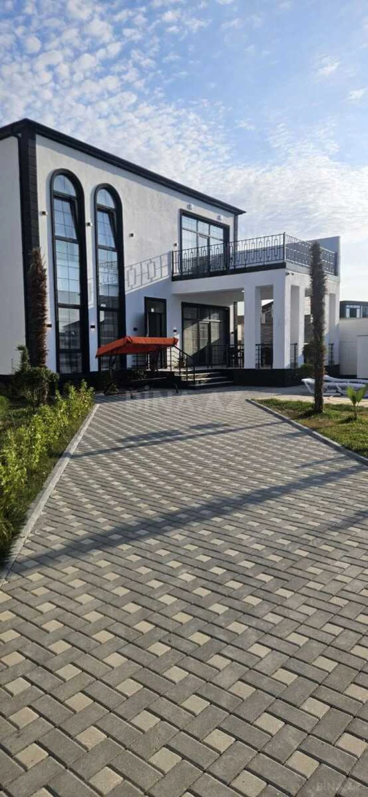 Satılır 4 otaqlı həyət evi 240 m²