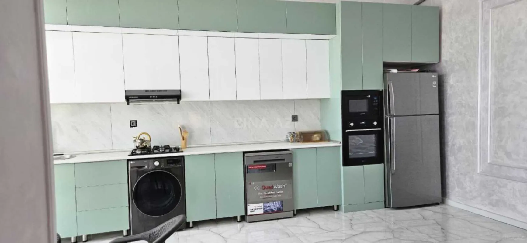 Satılır 4 otaqlı həyət evi 240 m²