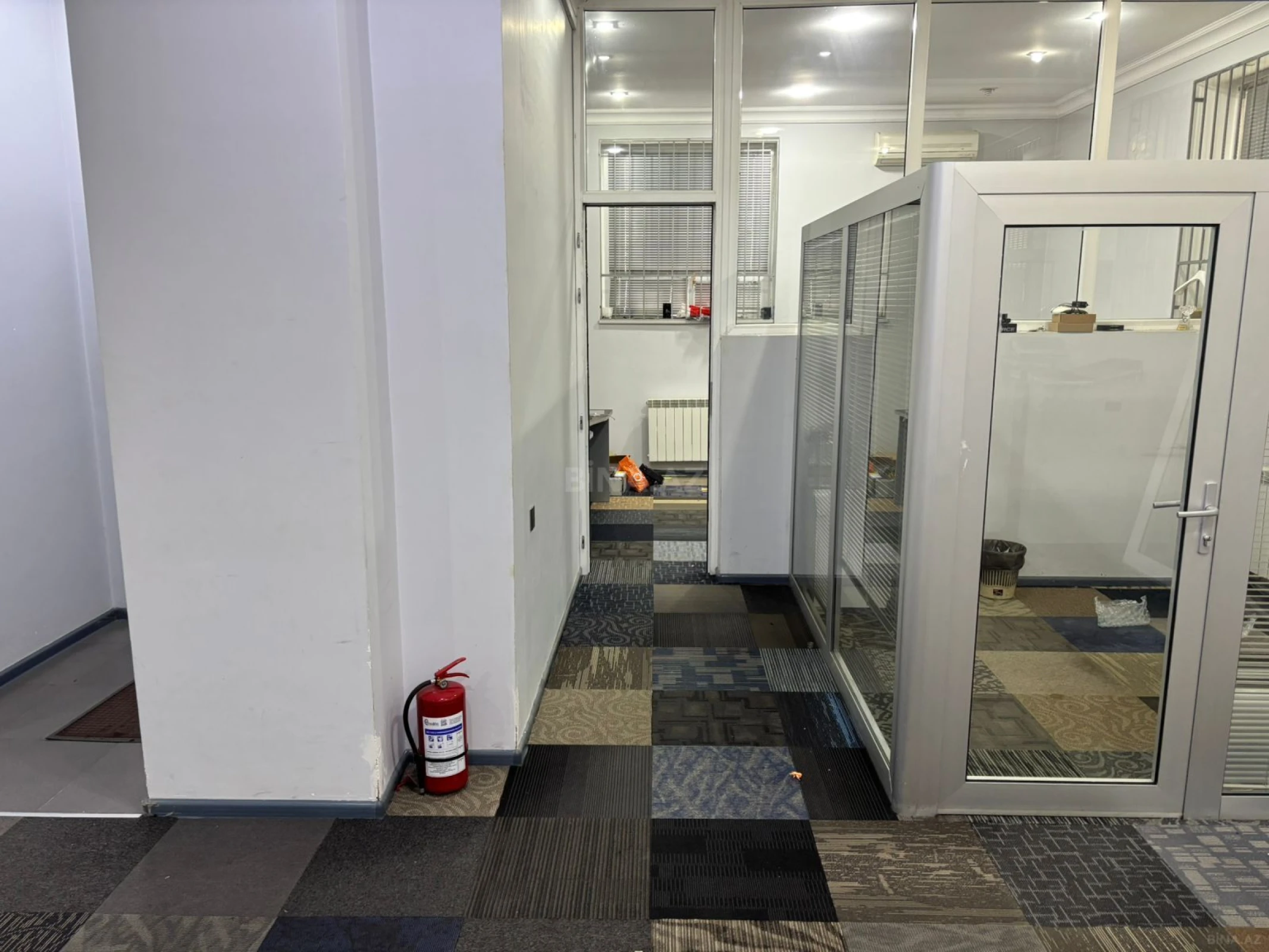 Kirayə verilir 4 otaqlı ofis 182 m²