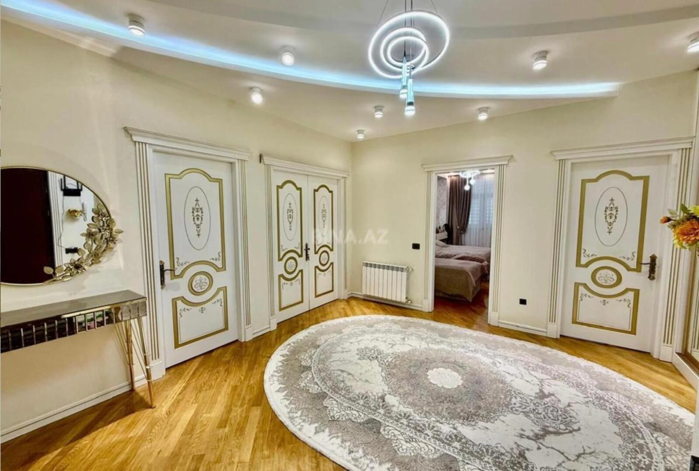 Satılır 3 otaqlı mənzil 150 m²
