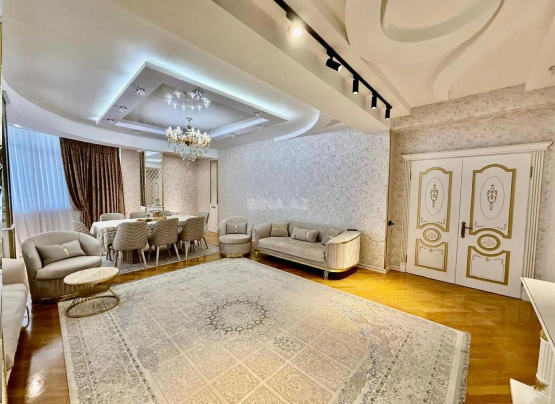 Satılır 3 otaqlı mənzil 150 m²