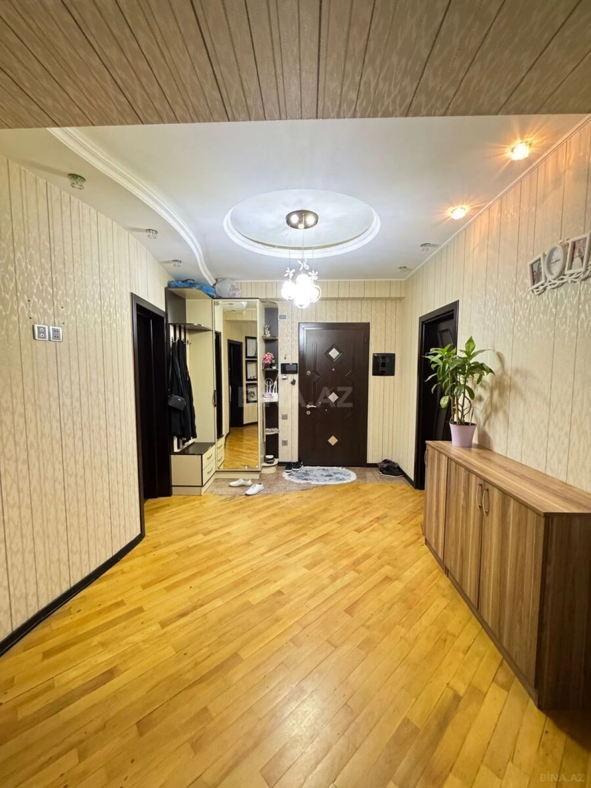 Satılır 3 otaqlı mənzil 120 m²