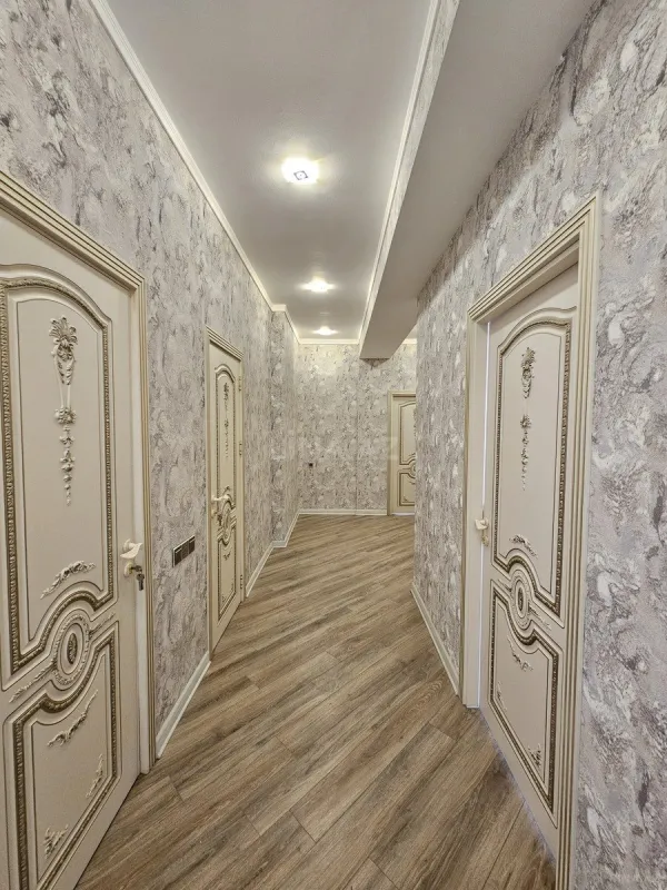 Satılır 3 otaqlı mənzil 165 m²