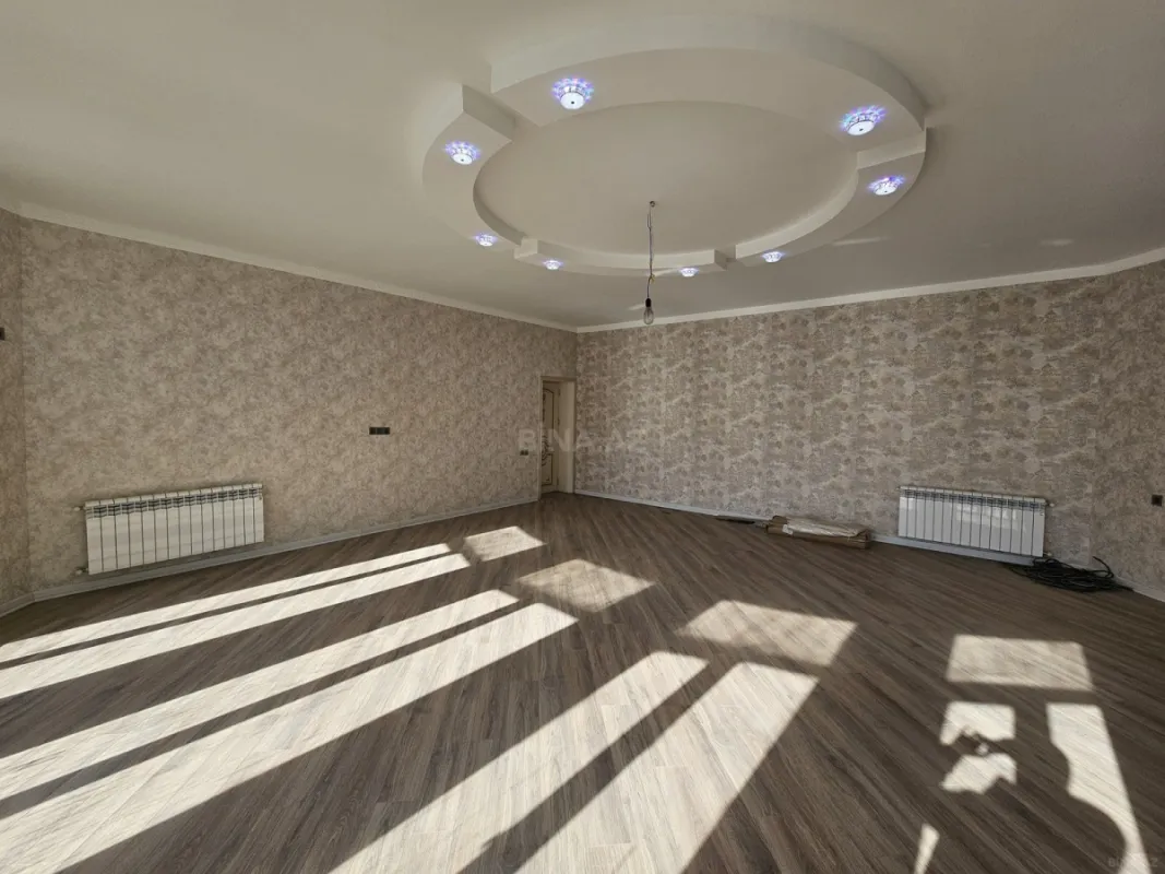 Satılır 3 otaqlı mənzil 165 m²